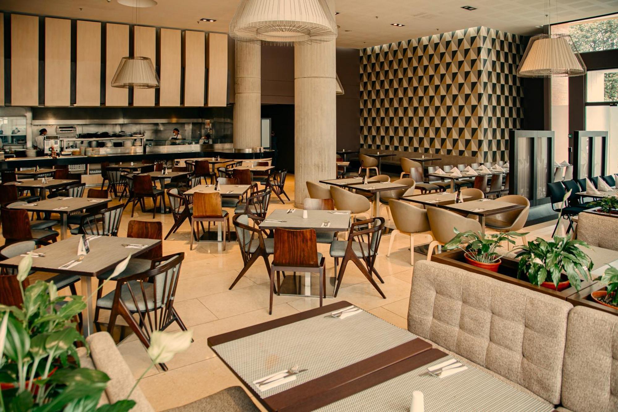 Hilton Doubletree Bogota Salitre Ar Hotell Eksteriør bilde The interior of the restaurant